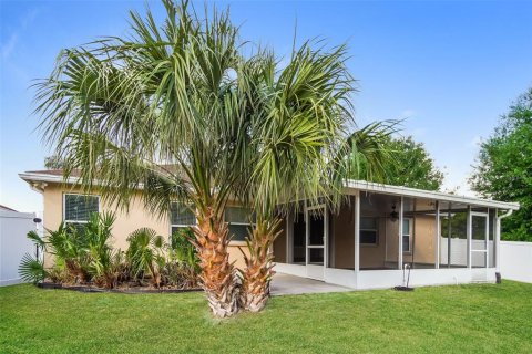 House in Winter Haven, Florida 3 bedrooms, 140.56 sq.m. № 1846587 - photo 14