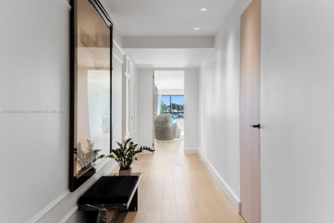 Villa ou maison à vendre à Miami Beach, Floride: 4 chambres, 445.56 m2 № 1956625 - photo 16