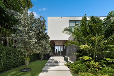 Villa ou maison à vendre à Miami Beach, Floride: 4 chambres, 445.56 m2 № 1956625 - photo 1