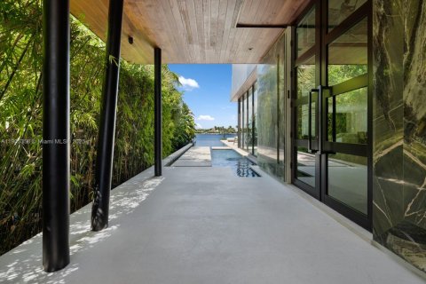 Villa ou maison à vendre à Miami Beach, Floride: 4 chambres, 445.56 m2 № 1956625 - photo 28