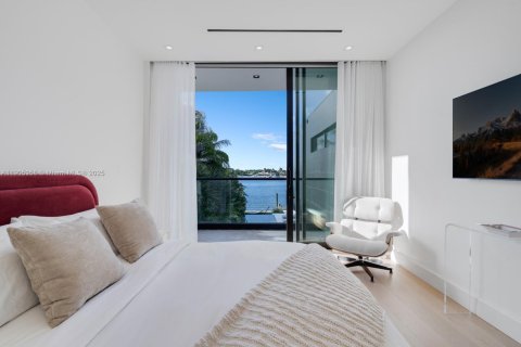 Villa ou maison à vendre à Miami Beach, Floride: 4 chambres, 445.56 m2 № 1956625 - photo 18