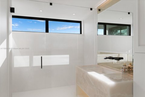 Villa ou maison à vendre à Miami Beach, Floride: 4 chambres, 445.56 m2 № 1956625 - photo 22