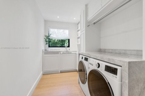 Villa ou maison à vendre à Miami Beach, Floride: 4 chambres, 445.56 m2 № 1956625 - photo 25