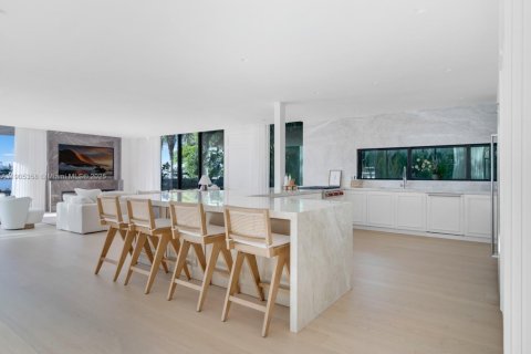 Villa ou maison à vendre à Miami Beach, Floride: 4 chambres, 445.56 m2 № 1956625 - photo 5