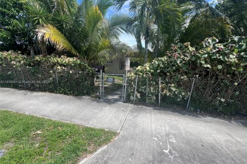 Villa ou maison à vendre à North Miami, Floride: 3 chambres, 94.2 m2 № 1825745 - photo 5