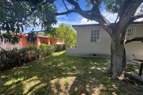 Villa ou maison à vendre à North Miami, Floride: 3 chambres, 94.2 m2 № 1825745 - photo 29