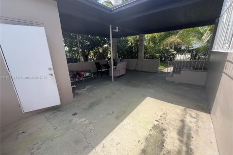 Villa ou maison à vendre à North Miami, Floride: 3 chambres, 94.2 m2 № 1825745 - photo 26