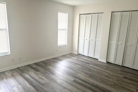 Condo in North Palm Beach, Florida, 1 bedroom № 2278139 - photo 12