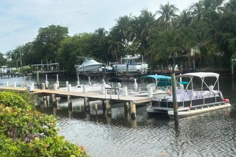 Condo in North Palm Beach, Florida, 1 bedroom № 2278139 - photo 18