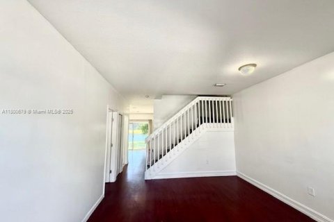 Adosado en alquiler en Homestead, Florida, 4 dormitorios, 140.19 m2 № 1695473 - foto 4