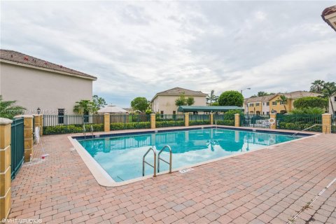 Adosado en alquiler en Homestead, Florida, 4 dormitorios, 140.19 m2 № 1695473 - foto 14