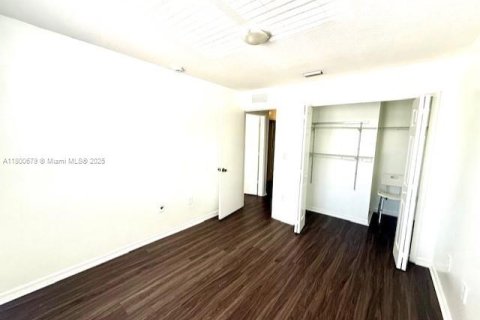 Adosado en alquiler en Homestead, Florida, 4 dormitorios, 140.19 m2 № 1695473 - foto 13