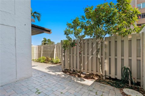 Condominio en venta en Treasure Island, Florida, 2 dormitorios, 121.52 m2 № 2226925 - foto 24