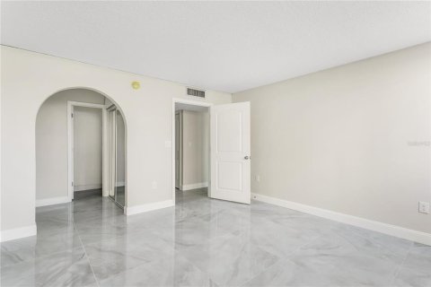 Condominio en venta en Treasure Island, Florida, 2 dormitorios, 121.52 m2 № 2226925 - foto 15