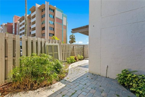 Condominio en venta en Treasure Island, Florida, 2 dormitorios, 121.52 m2 № 2226925 - foto 27