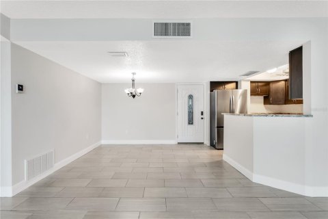 Condominio en venta en Treasure Island, Florida, 2 dormitorios, 121.52 m2 № 2226925 - foto 4