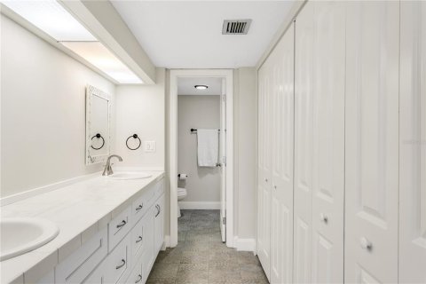 Condominio en venta en Treasure Island, Florida, 2 dormitorios, 121.52 m2 № 2226925 - foto 12