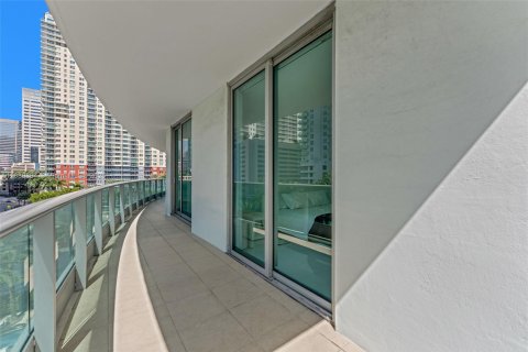 Condo in Miami, Florida, 2 bedrooms  № 1946935 - photo 19
