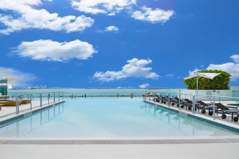 Condo in Miami, Florida, 2 bedrooms  № 1946935 - photo 26