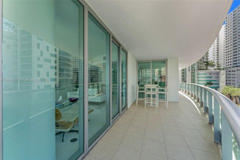 Condo in Miami, Florida, 2 bedrooms  № 1946935 - photo 12