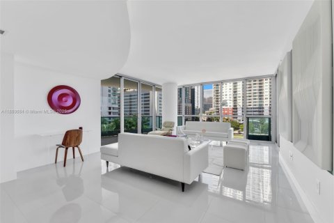 Condo in Miami, Florida, 2 bedrooms  № 1946935 - photo 7