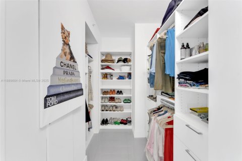 Condo in Miami, Florida, 2 bedrooms  № 1946935 - photo 18