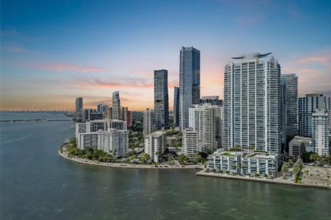 Condo in Miami, Florida, 2 bedrooms  № 1946935 - photo 29