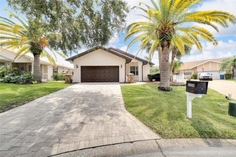 Casa en venta en New Port Richey, Florida, 3 dormitorios, 178.84 m2 № 1569916 - foto 2