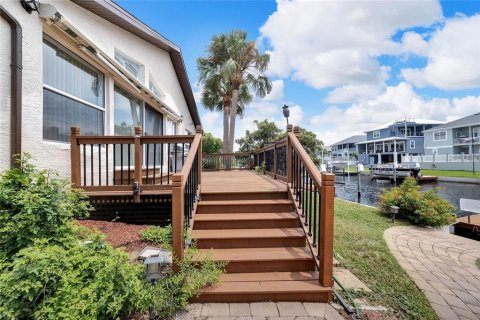 Casa en venta en New Port Richey, Florida, 3 dormitorios, 178.84 m2 № 1569916 - foto 12