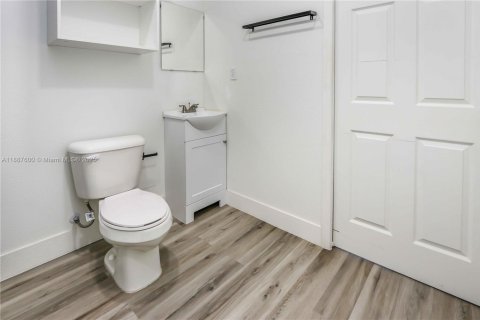 Снять в аренду коммерческую недвижимость в Майами, Флорида 1 спальня, № 1941717 - фото 12