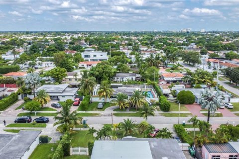 Снять в аренду коммерческую недвижимость в Майами, Флорида 1 спальня, № 1941717 - фото 13