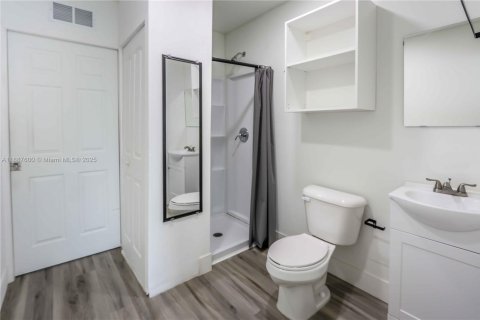 Снять в аренду коммерческую недвижимость в Майами, Флорида 1 спальня, № 1941717 - фото 11