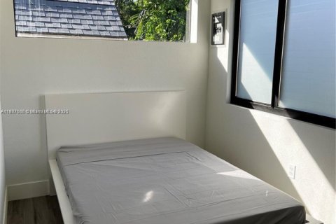 Снять в аренду коммерческую недвижимость в Майами, Флорида 1 спальня, № 1941717 - фото 8