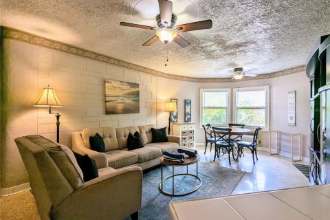 Immobilier commercial à vendre à Saint Petersburg, Floride: 2 chambres, 320.51 m2 № 1510318 - photo 12