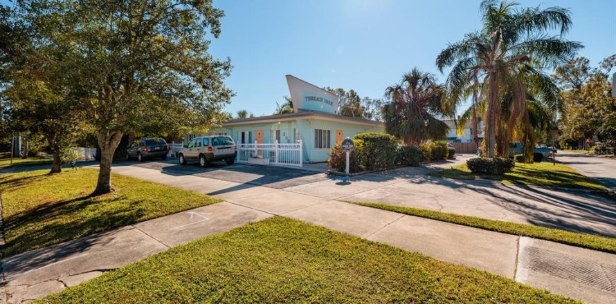 Immobilier commercial à Saint Petersburg, Floride 2 chambres, 320.51 m2 № 1510318