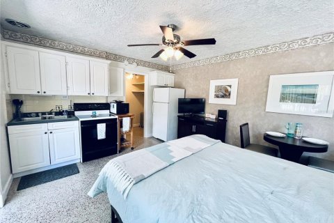 Immobilier commercial à vendre à Saint Petersburg, Floride: 2 chambres, 320.51 m2 № 1510318 - photo 21