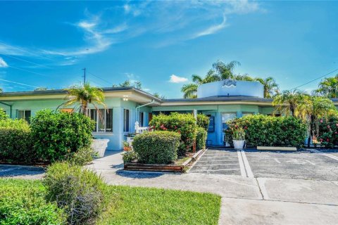 Immobilier commercial à vendre à Saint Petersburg, Floride: 2 chambres, 320.51 m2 № 1510318 - photo 6