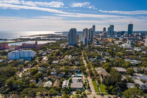 Immobilier commercial à vendre à Saint Petersburg, Floride: 2 chambres, 320.51 m2 № 1510318 - photo 4