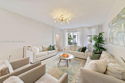 Townhouse in Hallandale Beach, Florida 3 bedrooms, 146.79 sq.m. № 1995410 - photo 5