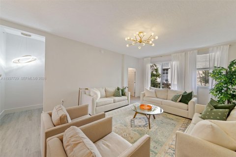 Townhouse in Hallandale Beach, Florida 3 bedrooms, 146.79 sq.m. № 1995410 - photo 6