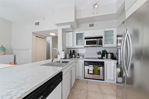 Townhouse in Hallandale Beach, Florida 3 bedrooms, 146.79 sq.m. № 1995410 - photo 13