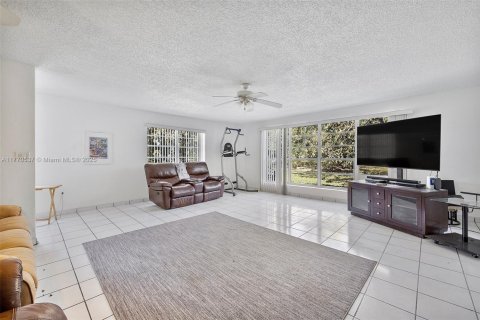 Casa en venta en Homestead, Florida, 3 dormitorios, 207.54 m2 № 1978187 - foto 10