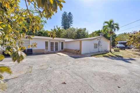 Casa en venta en Homestead, Florida, 3 dormitorios, 207.54 m2 № 1978187 - foto 2