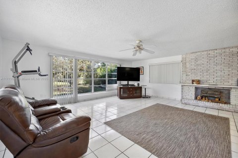 Casa en venta en Homestead, Florida, 3 dormitorios, 207.54 m2 № 1978187 - foto 11