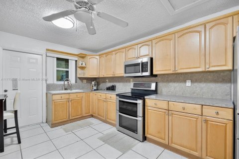 Casa en venta en Homestead, Florida, 3 dormitorios, 207.54 m2 № 1978187 - foto 7