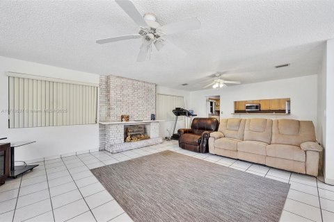 Casa en venta en Homestead, Florida, 3 dormitorios, 207.54 m2 № 1978187 - foto 9