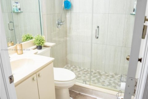 Condominio en venta en Hialeah, Florida, 3 dormitorios, 113.34 m2 № 1935720 - foto 22