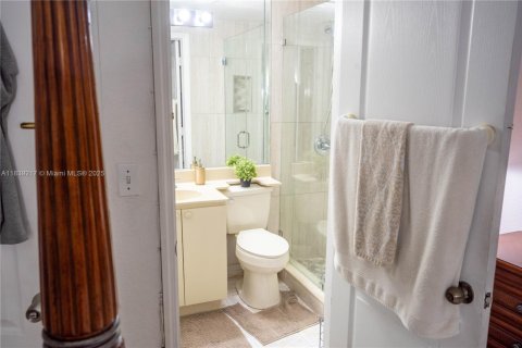 Condominio en venta en Hialeah, Florida, 3 dormitorios, 113.34 m2 № 1935720 - foto 24