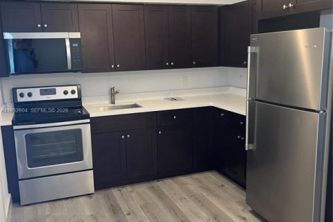 Commercial property in Miami, Florida 174.47 sq.m. № 2010375 - photo 3