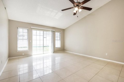 House in Kissimmee, Florida 3 bedrooms, 124.95 sq.m. № 2389305 - photo 3